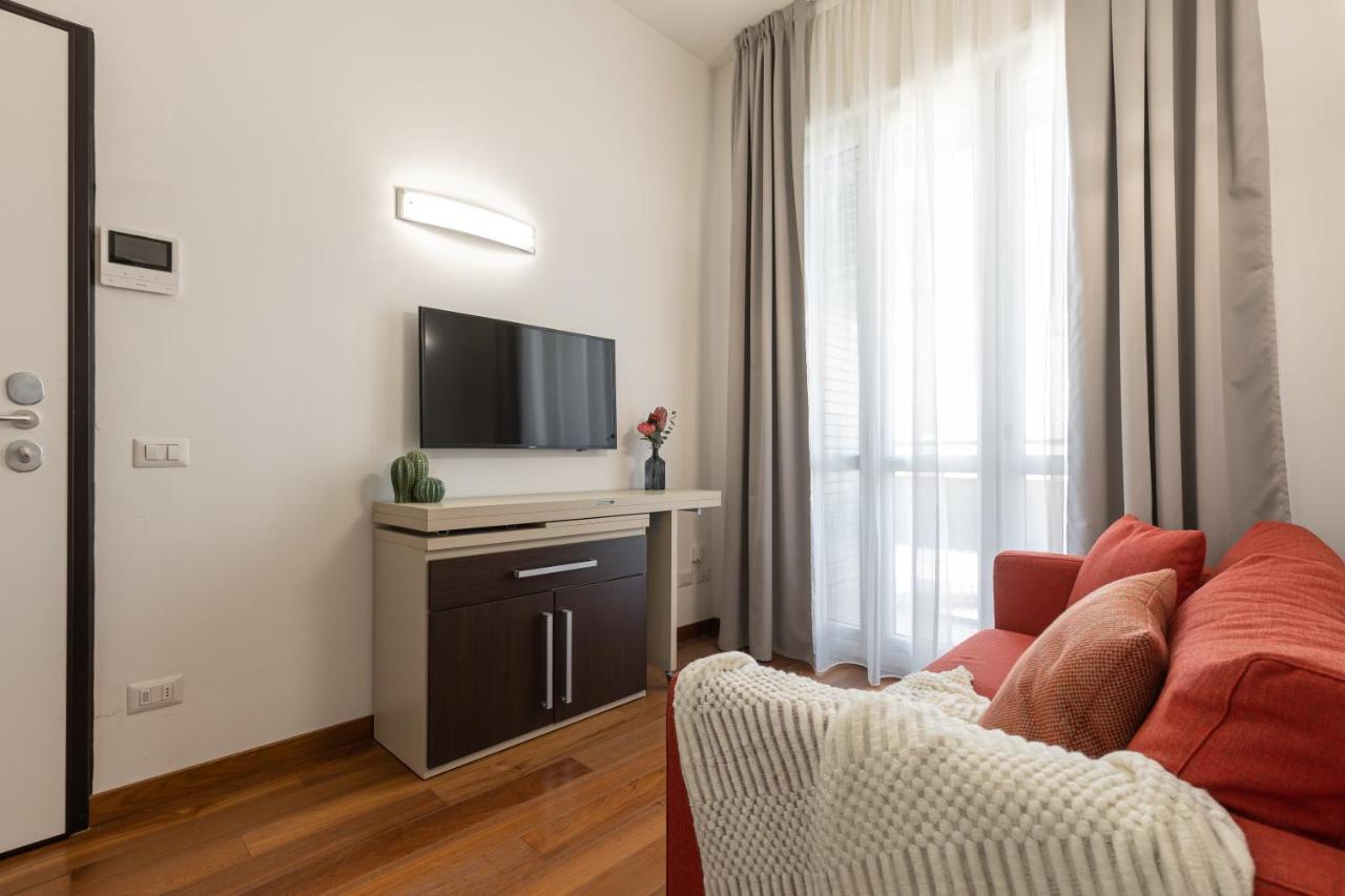 Beplace Apartments In Missori Milan Bagian luar foto